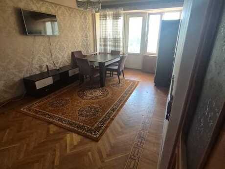 3-room apartment for rent, 120 m², 28 May: 1 100 ₼/mo 4