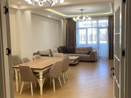 Kirayə 3 otaqlı mənzil, 142 m², 28 May: 1 800 ₼/ay 3
