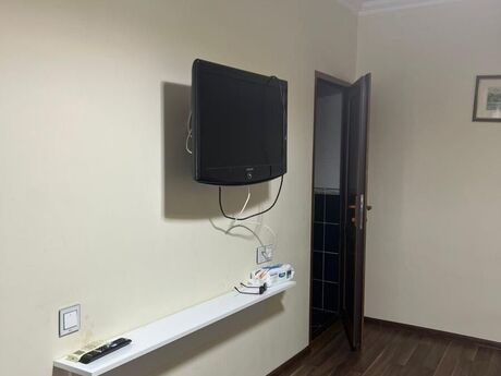 2-room apartment for rent, 40 m², Sahil: 700 ₼/mo 2