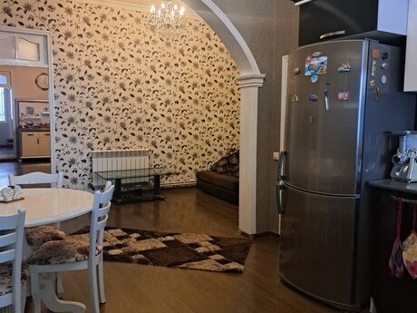 5 otaqlı həyət evi, 200 m², 20-ci sahə: 300 000 ₼ 2
