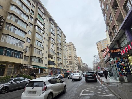 Elan №6416226 - Bakı, 8-ci mikrorayon q., 225 m²