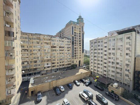 Elan №6416218 - Bakı, Nizami m., 5 otaqlı, 200.3 m², 6/18 mərtəbə