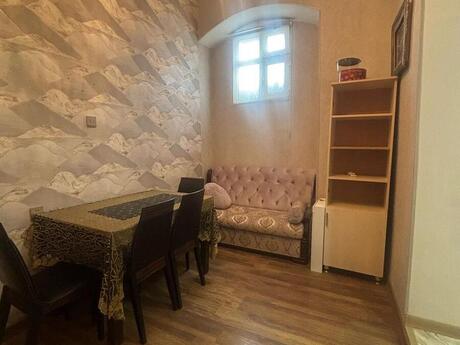 Elan №6416260 - Bakı, Sahil m., 3 otaqlı, 80 m², 4/5 mərtəbə