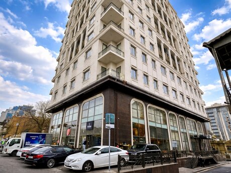 4 rooms · 241 m² · floor 10/14, Nizami