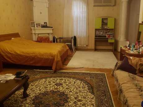 6 otaqlı həyət evi, 360 m², İnşaatçılar: 450 000 ₼ 2