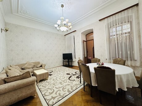 Elan №6416470 - Bakı, İçəri Şəhər m., 3 otaqlı, 120 m², 3/4 mərtəbə