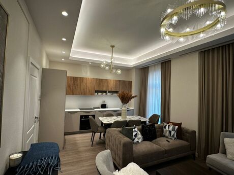 3-room apartment for rent, 102 m², Ağ şəhər: 2 500 ₼/mo 4
