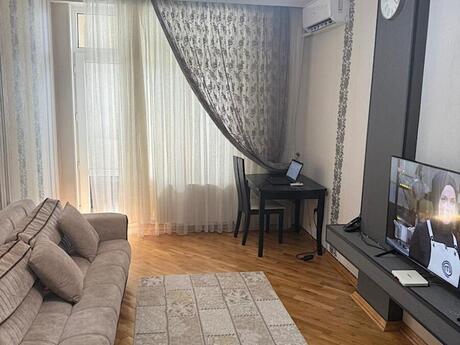 2 otaq · 52 m² · 5/18 mərtəbə, Neftçilər