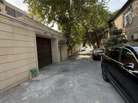 6 otaqlı həyət evi, 215 m², Nəsimi: 330 000 ₼ 2