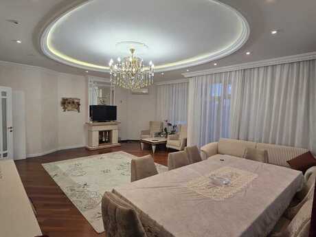 4-room apartment, 160 m², 8-ci mikrorayon: 585 000 ₼ 3