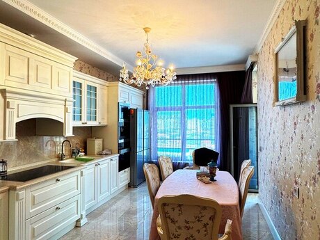 4 otaqlı mənzil, 215 m², Nizami: 650 000 ₼ 4