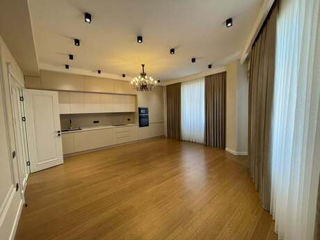 4-комнатная квартира, 153 м², Ağ şəhər: 750 000 ₼ 4