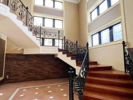 14 otaqlı həyət evi, 870 m², 8 Noyabr: 3 700 000 ₼ 2