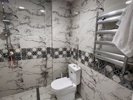 Yeni Günəşlidə 2 otaqlı yeni tikili mənzil kirayə verilir, 52 m², 700 AZN/ay, şəkil 3 / 9