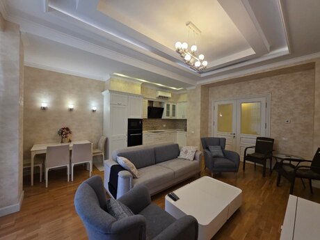3-room apartment for rent, 100 m², Ağ şəhər: 1 800 ₼/mo 5