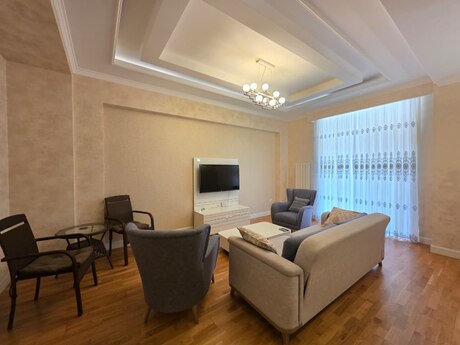 3-room apartment for rent, 100 m², Ağ şəhər: 1 800 ₼/mo 2