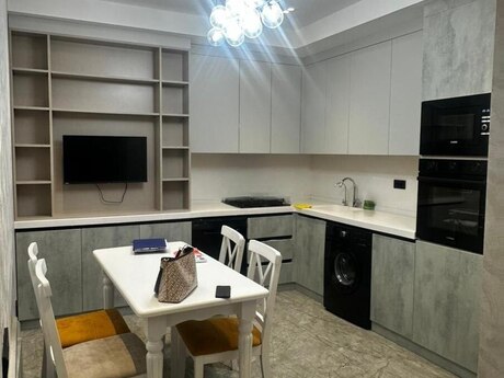 Kirayə 3 otaqlı mənzil, 120 m², 28 May: 1 600 ₼/ay 2