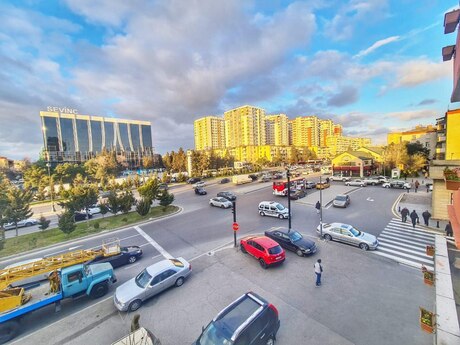 Elan №6416967 - Bakı, Qara Qarayev m., 3 otaqlı, 70 m², 3/5 mərtəbə