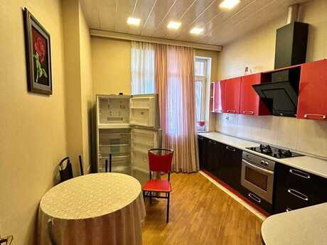 Kirayə 3 otaqlı mənzil, 165 m², 28 May: 1 000 ₼/ay 3