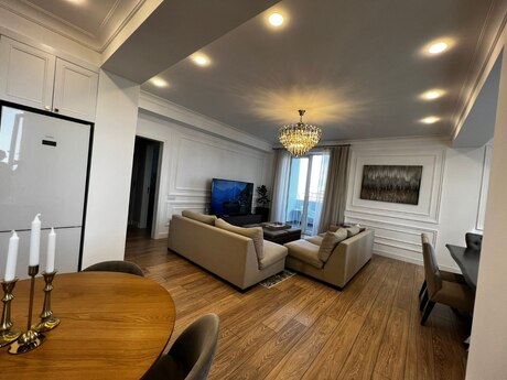 Kirayə 3 otaqlı mənzil, 127 m², Səbail: 2 500 ₼/ay 3