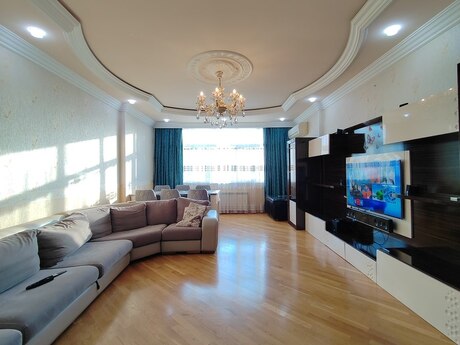 3-комнатная квартира, 133 м², Xalqlar Dostluğu: 270 000 ₼ 2