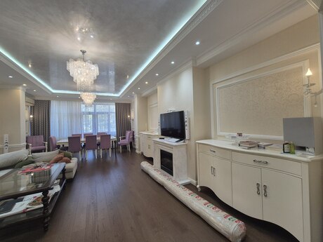 4 otaqlı mənzil, 242 m², Elmlər Akademiyası: 710 000 ₼ 3