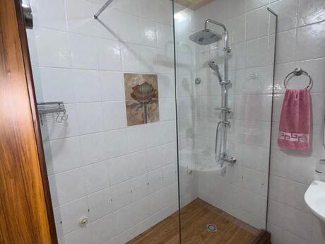 Kirayə 2 otaqlı mənzil, 70 m², 28 May: 1 000 ₼/ay 2