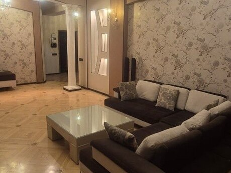 Elan №6417600 - Bakı, Nizami m., 3 otaqlı, 140 m², 10/16 mərtəbə