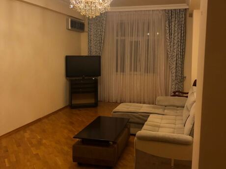 2 otaqlı mənzil, 70 m², Nizami: 240 000 ₼ 2