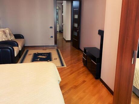Kirayə 3 otaqlı mənzil, 191 m², Şah İsmayıl Xətai: 1 900 ₼/ay 5