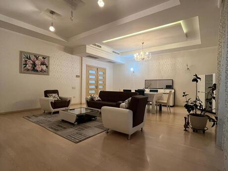 Kirayə 4 otaqlı mənzil, 240 m², Clock Tower: 3 500 ₼/ay 3