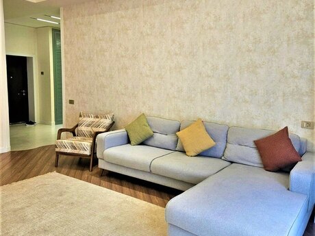 Kirayə 3 otaqlı mənzil, 110 m², Ağ şəhər: 2 400 ₼/ay 3