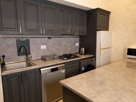 2-room apartment for rent, 85 m², Nizami: 1 200 ₼/mo 2