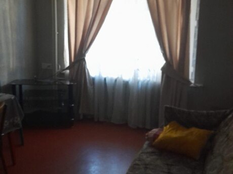 2 otaq · 42 m² · 1/5 mərtəbə, Neftçilər