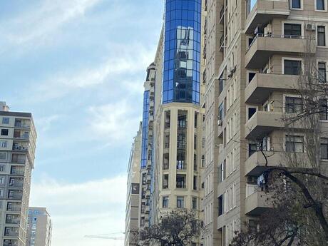 4 otaq · 214 m² · 5/11 mərtəbə, Elmlər Akademiyası