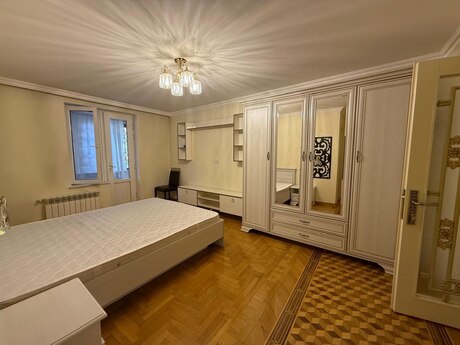 Объявление №6418583 - Баку, Наримановский  р., 5-комн., 175 м², 2/5 этаж