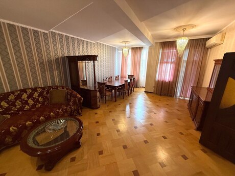 4-комнатная квартира, 170 м², İçəri Şəhər: 499 000 ₼ 2