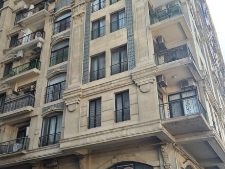 Elan №6418812 - Bakı, Sahil m., 5 otaqlı, 336 m², 11/14 mərtəbə