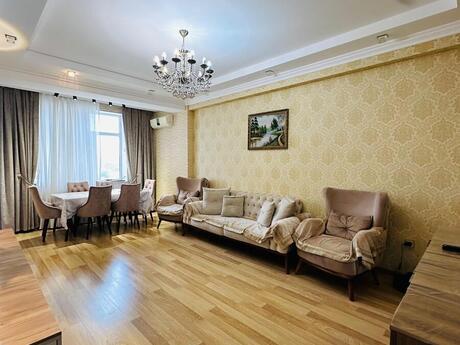 3 otaqlı mənzil, 82 m², İnşaatçılar: 215 000 ₼ 3