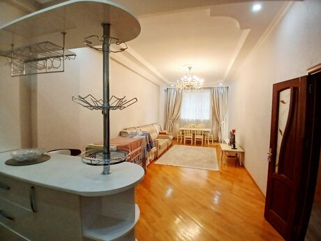 Kirayə 2 otaqlı mənzil, 75 m², İçəri Şəhər: 1 300 ₼/ay 2