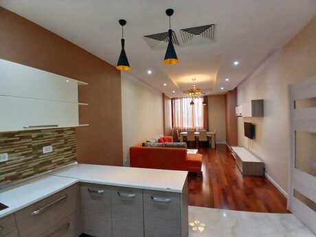 Аренда: 3-комнатная квартира, 110 м², İçəri Şəhər: 1 800 ₼/мес 3