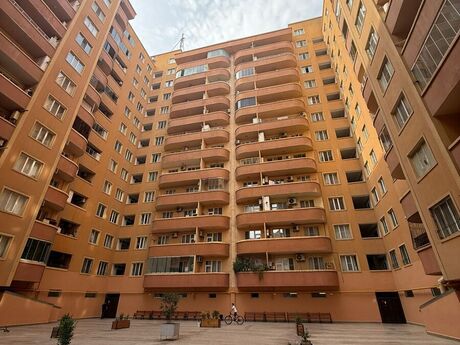 Объявление №6418942 - Баку, пос. Бакиханова, 3-комн., 120 м², 9/12 этаж