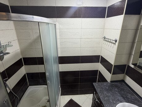4-room apartment for rent, 130 m², Xalqlar Dostluğu: 250 ₼/mo 4