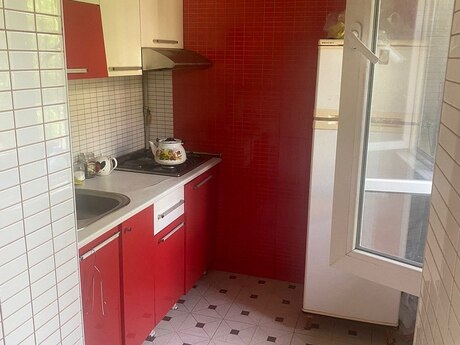 3-room apartment for rent, 80 m², 8 Noyabr: 150 ₼/mo 4