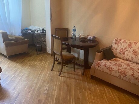 3 rooms · 80 m² · floor 2/5, 8 Noyabr
