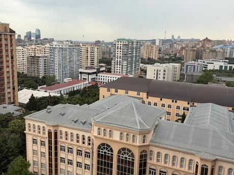 Elan №6418975 - Bakı, Gənclik m., 3 otaqlı, 152 m², 15/17 mərtəbə