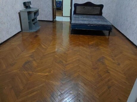 2 otaq · 70 m² · 4/4 mərtəbə, Qara Qarayev
