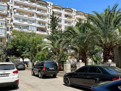 Elan №6419075 - Bakı, Həzi Aslanov m., 4 otaqlı, 130 m², 4/6 mərtəbə