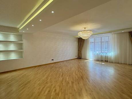 4-room apartment, 245 m², 28 May: 700 000 ₼ 2
