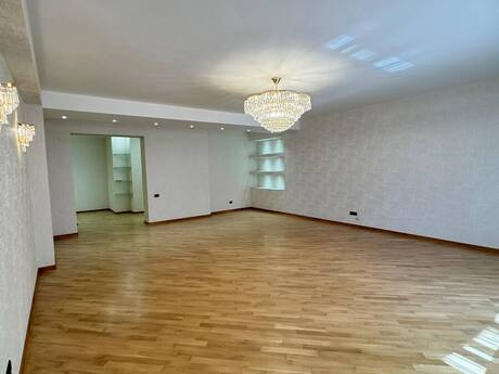 4-room apartment, 245 m², 28 May: 700 000 ₼ 3